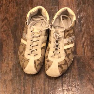🔥🔥 extremely lightly worn coach shoes